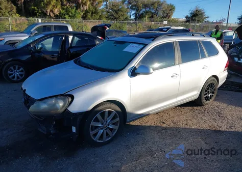 2014 Volkswagen Jetta Sportwagen 2.0L Tdi z USA, uszkodzony, nr VIN 3VWPL7AJ4EM611608